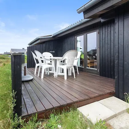 Svenne - 500m From The Sea By Interhome
